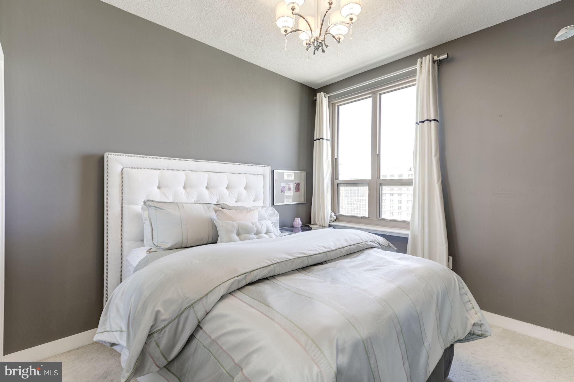 RESIDENCES AT LIBERTY CENTER - Residential Lease