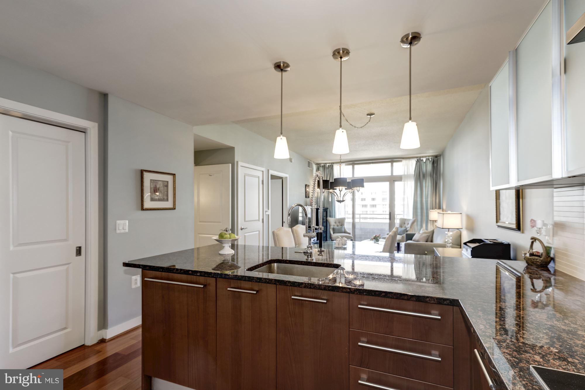 RESIDENCES AT LIBERTY CENTER - Residential Lease