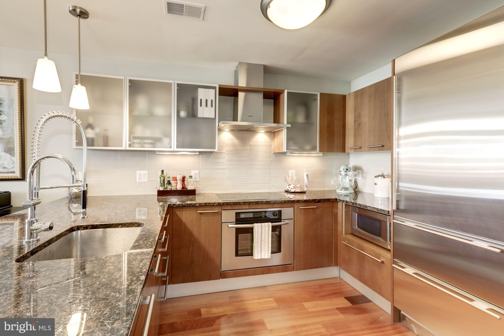 RESIDENCES AT LIBERTY CENTER - Residential Lease