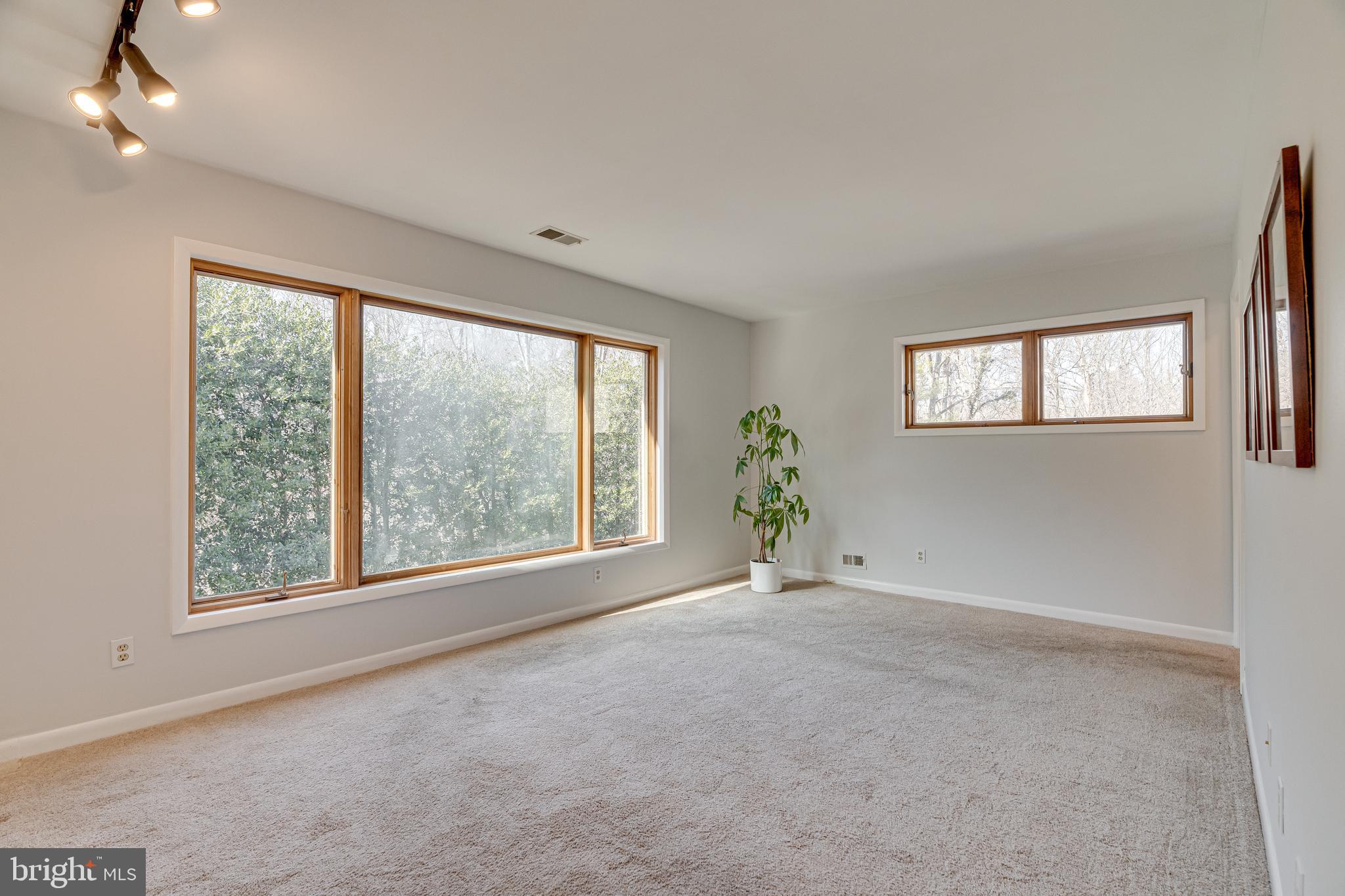 POTOMAC OVERLOOK - Residential