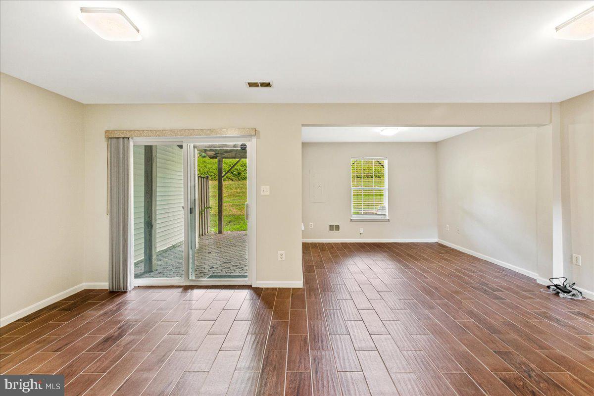 KINGSTOWNE - Residential Lease