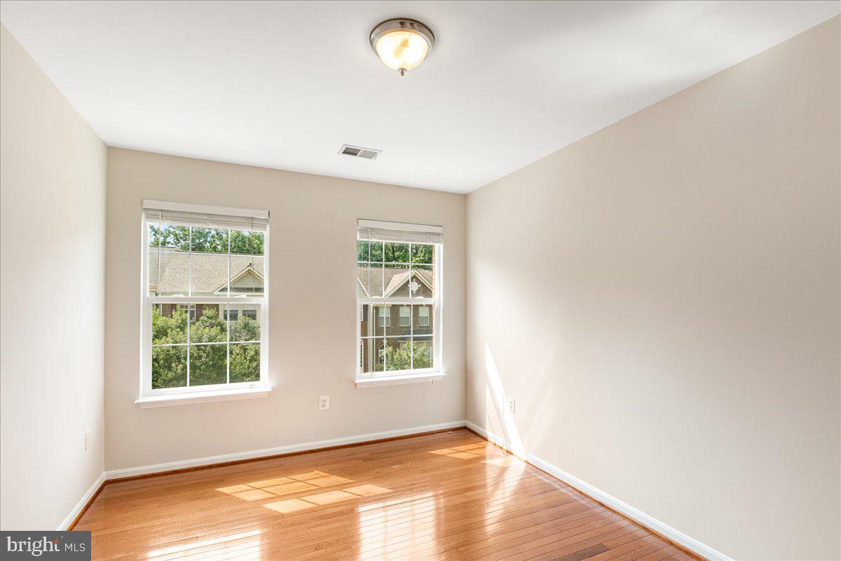 KINGSTOWNE - Residential Lease