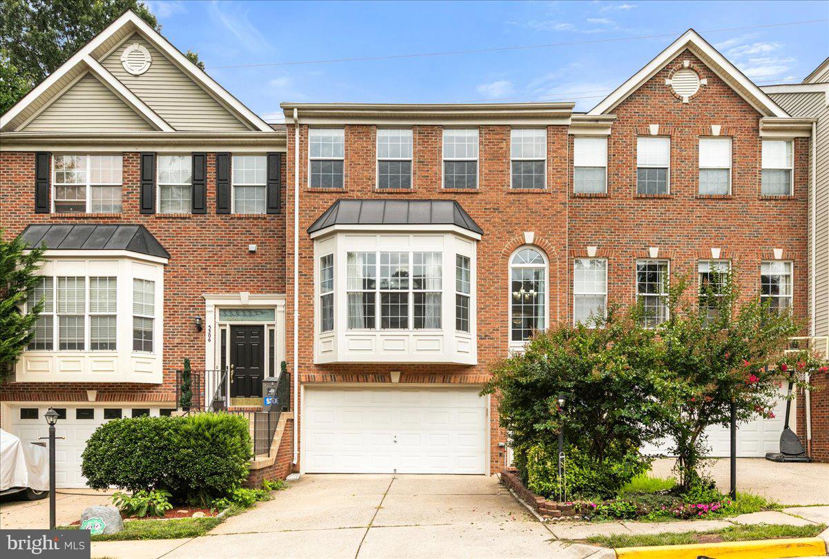 KINGSTOWNE - Residential Lease