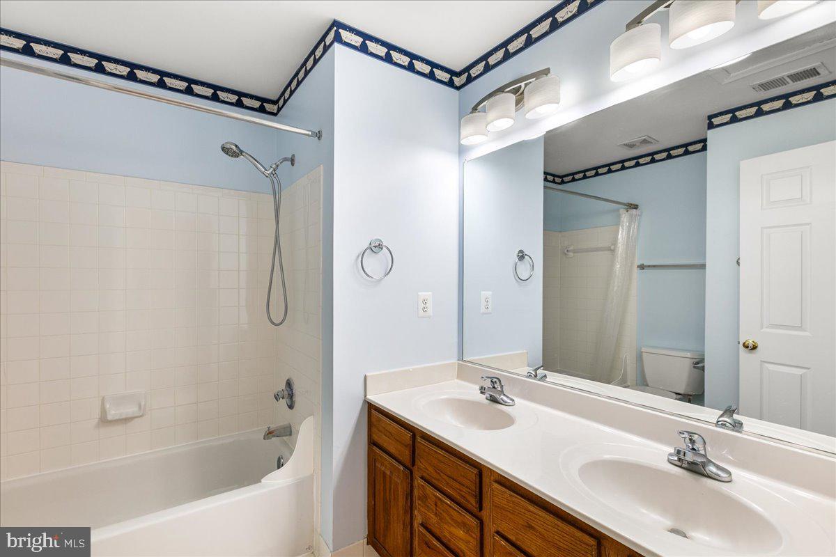 KINGSTOWNE - Residential Lease