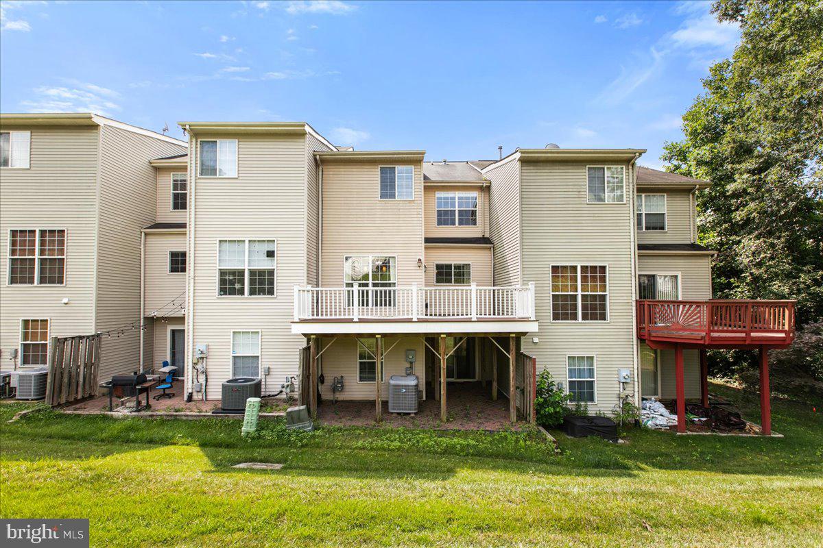 KINGSTOWNE - Residential Lease