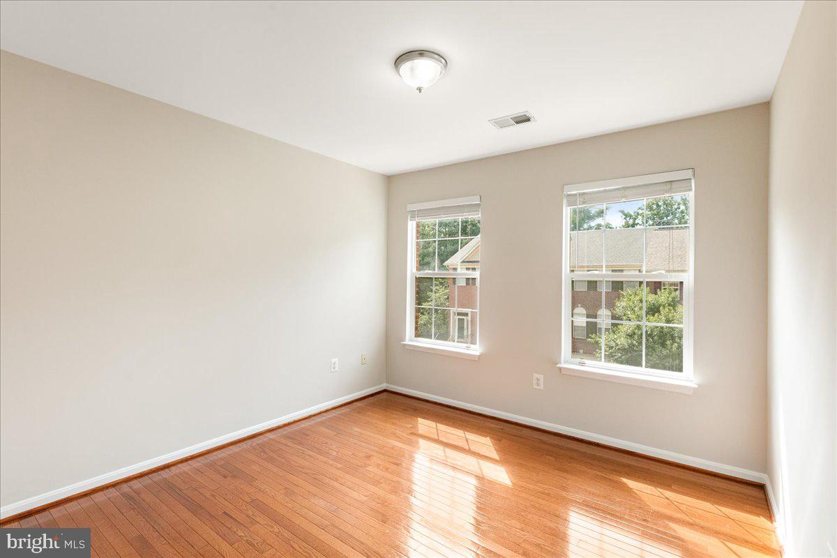 KINGSTOWNE - Residential Lease