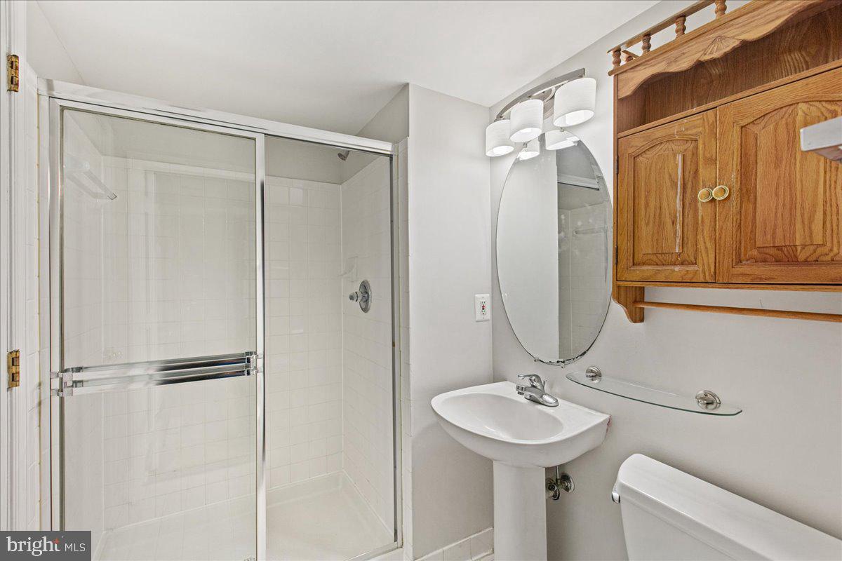 KINGSTOWNE - Residential Lease