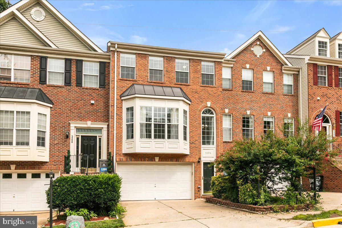 KINGSTOWNE - Residential Lease