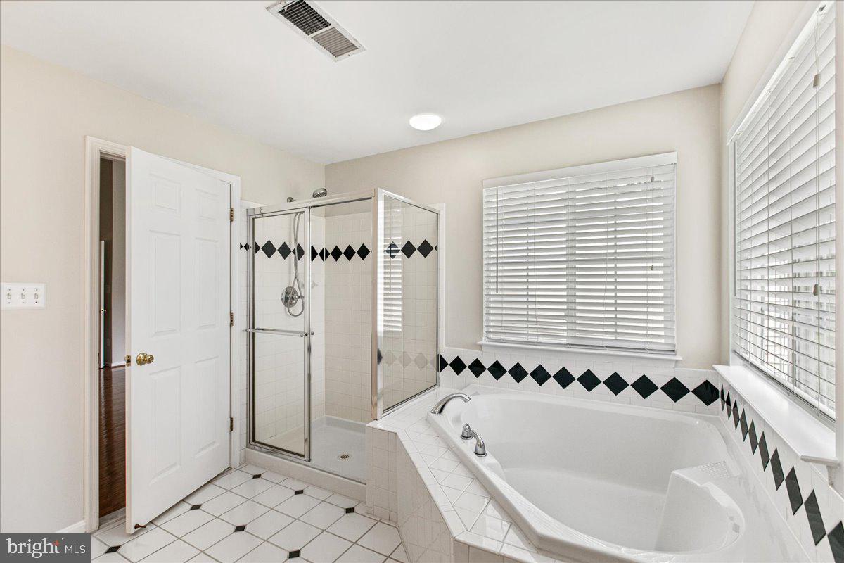 KINGSTOWNE - Residential Lease