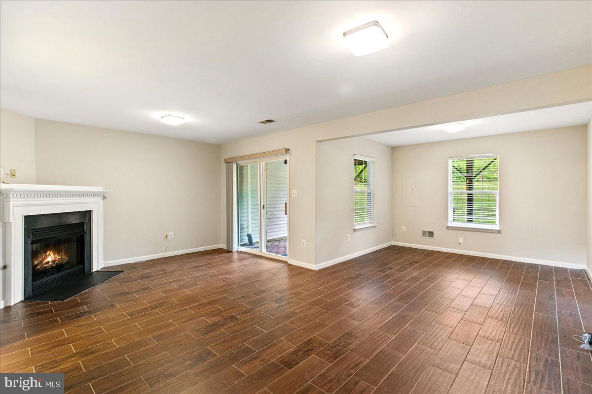 KINGSTOWNE - Residential Lease