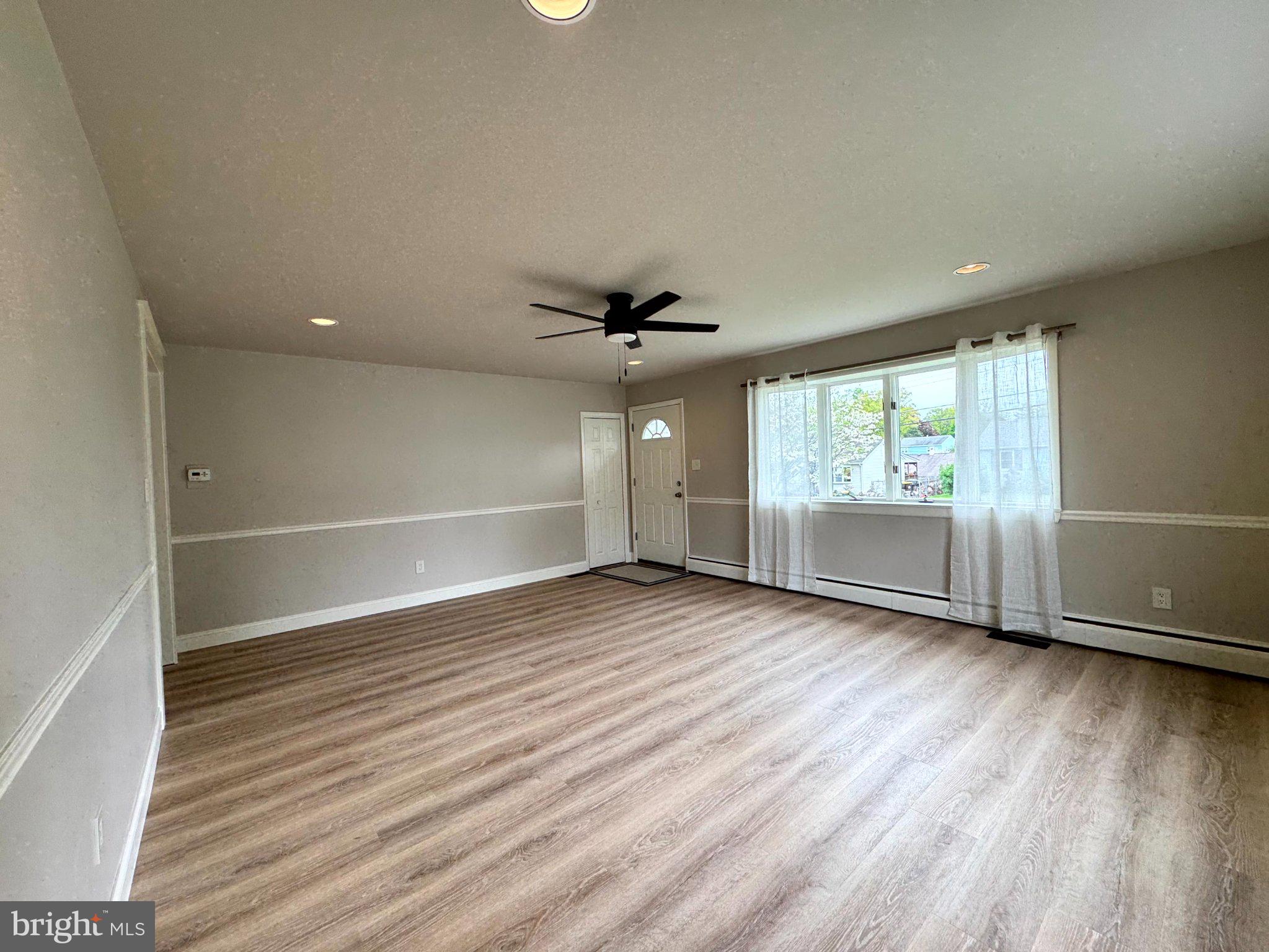 MEETINGHOUSE VIL - Residential