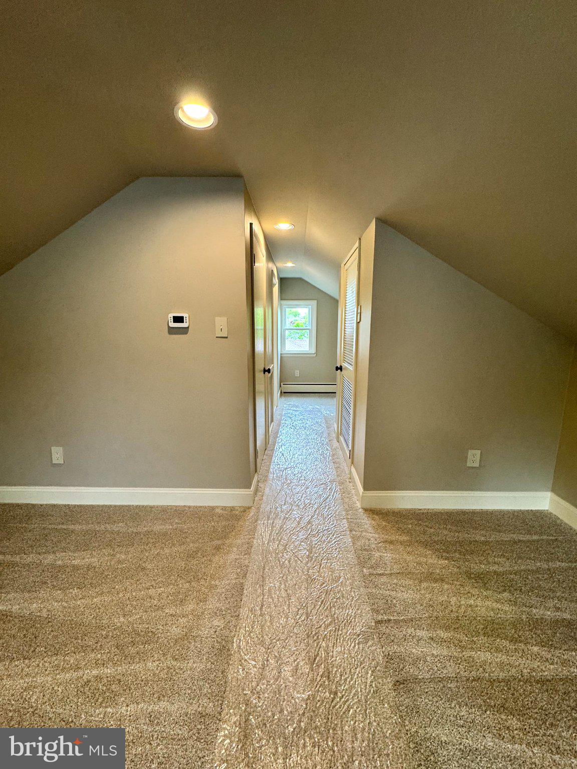 MEETINGHOUSE VIL - Residential