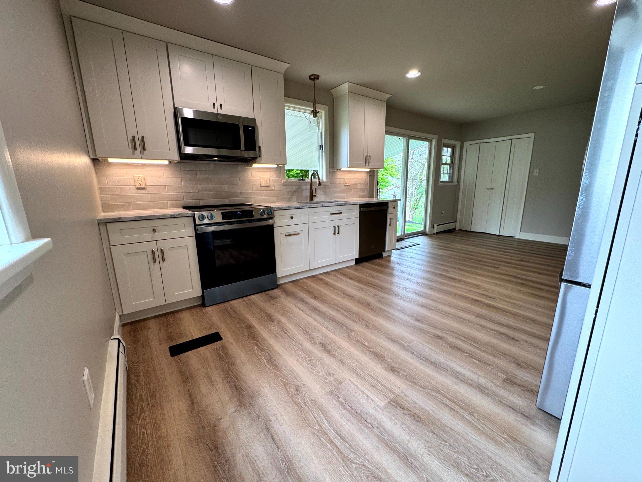 MEETINGHOUSE VIL - Residential