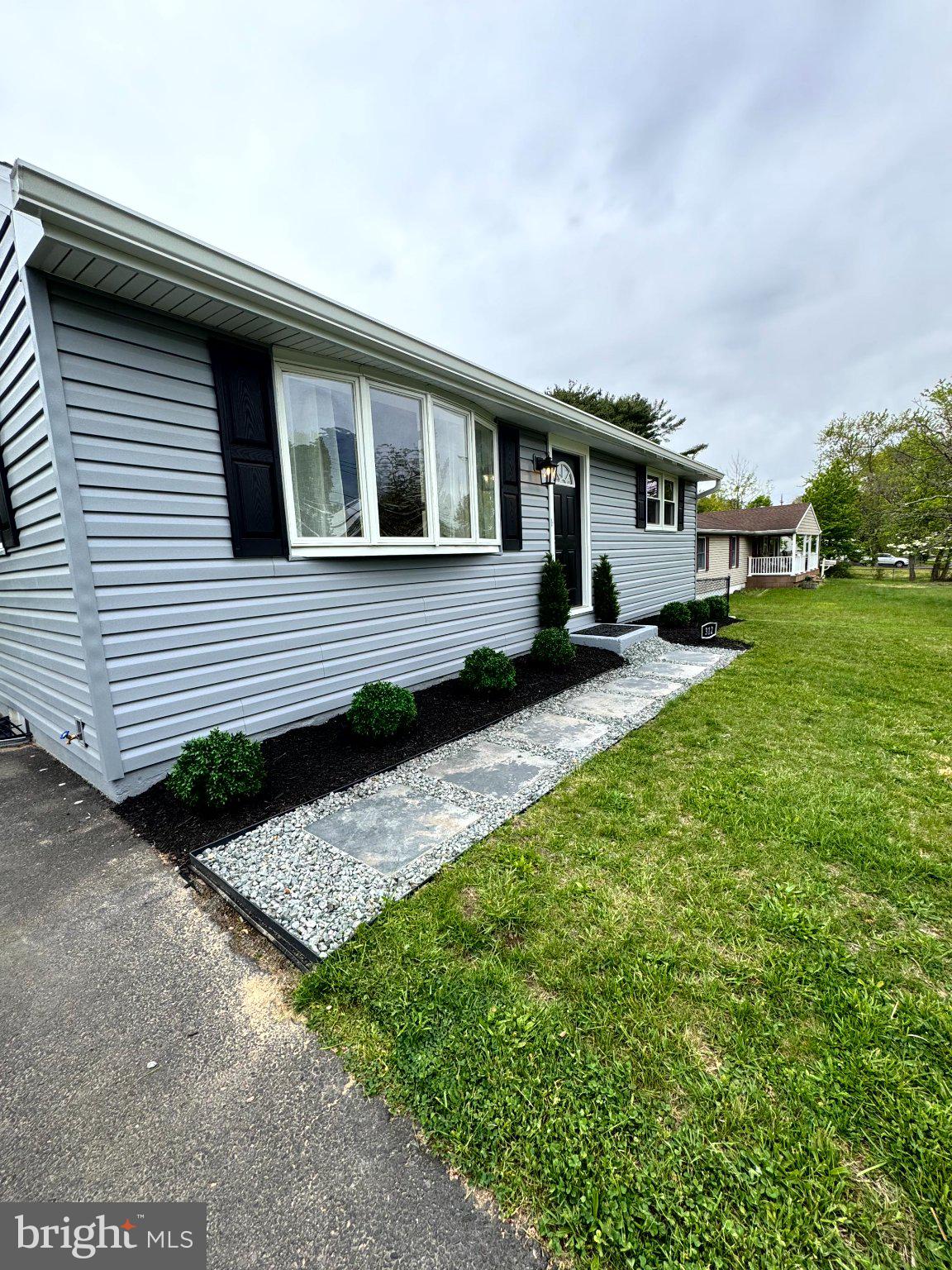 MEETINGHOUSE VIL - Residential