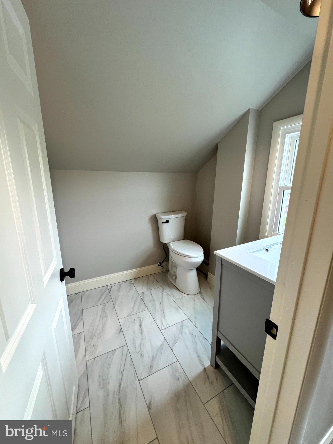 MEETINGHOUSE VIL - Residential