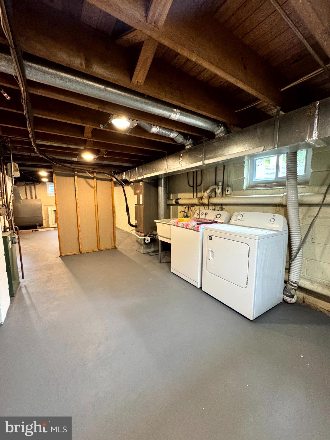 MEETINGHOUSE VIL - Residential