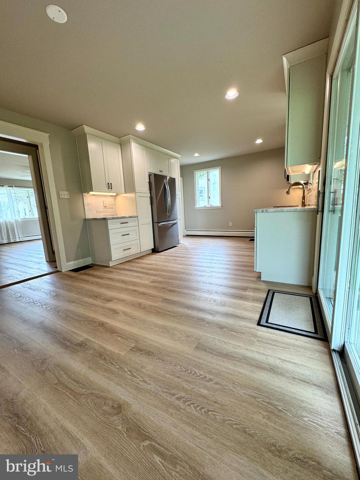 MEETINGHOUSE VIL - Residential