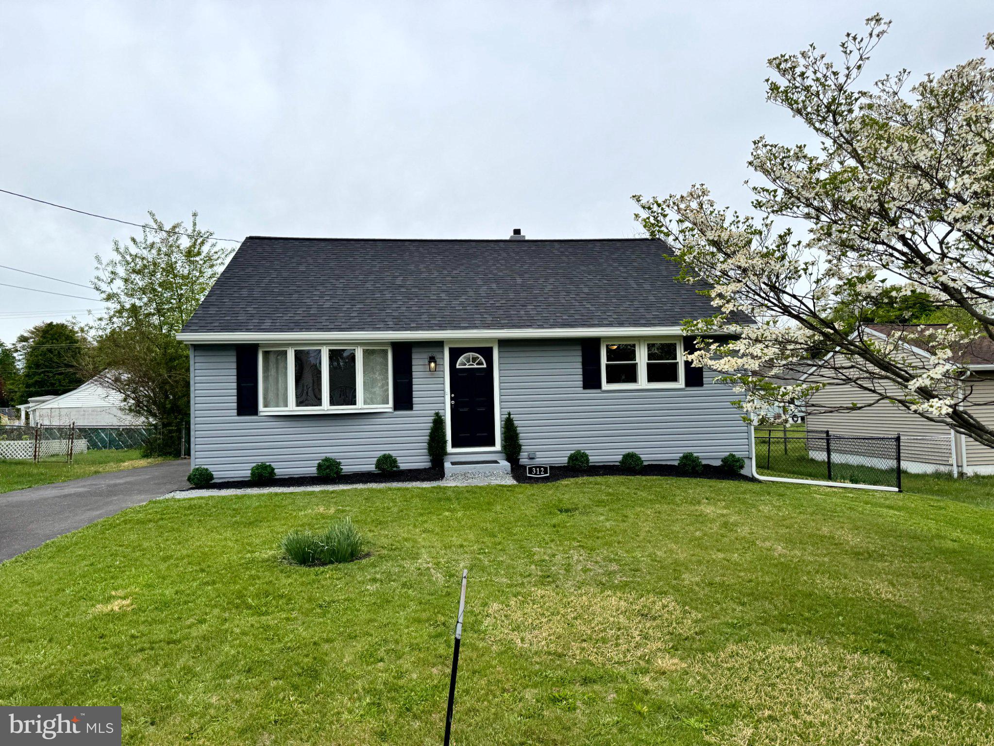 MEETINGHOUSE VIL - Residential