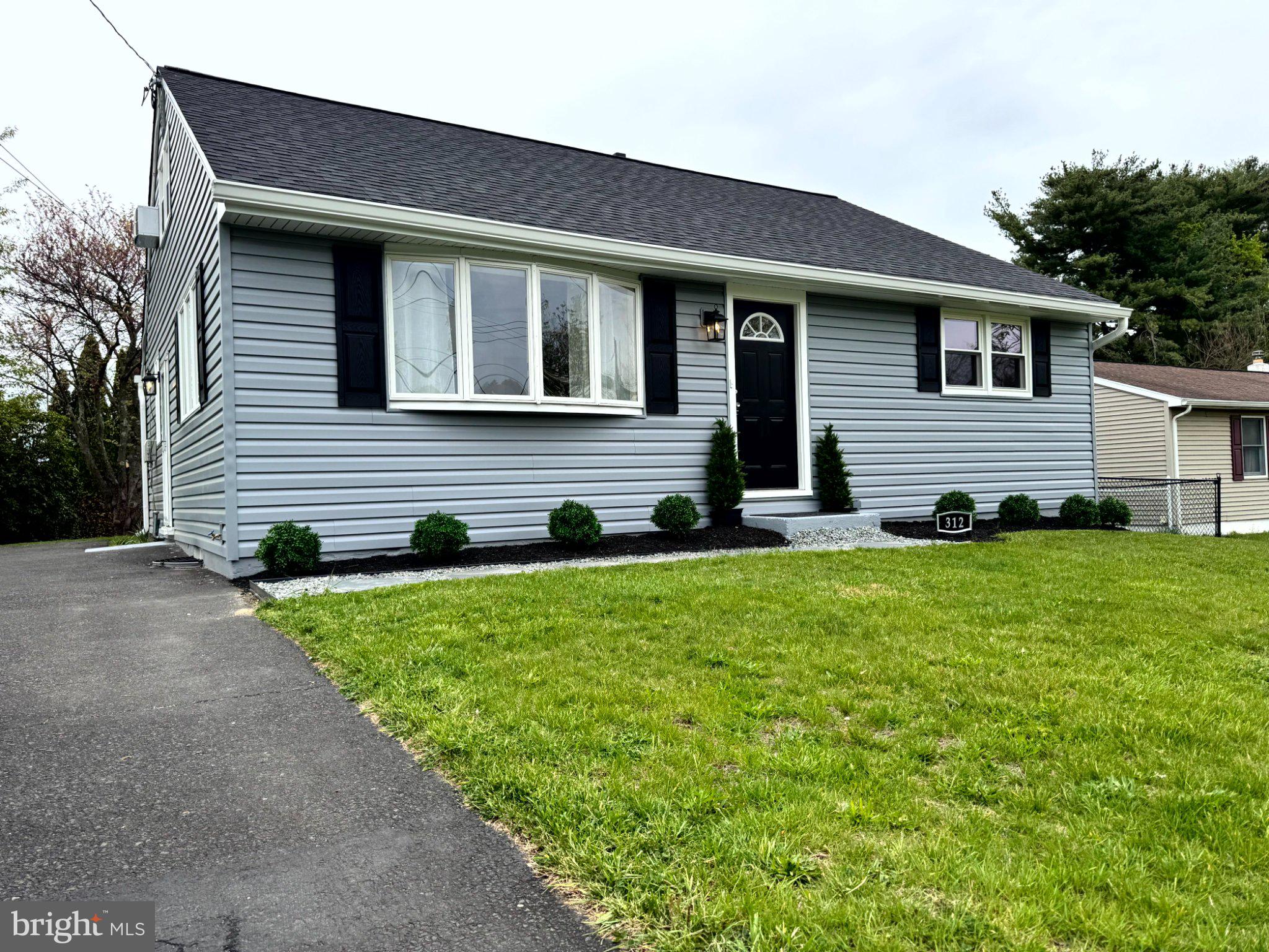 MEETINGHOUSE VIL - Residential