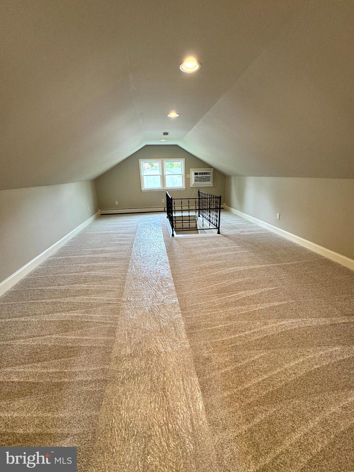 MEETINGHOUSE VIL - Residential