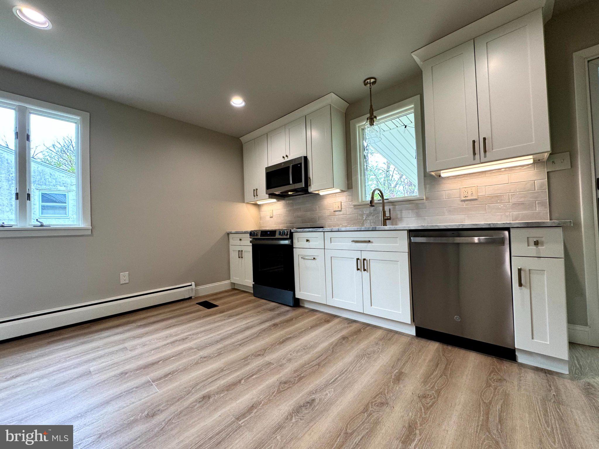 MEETINGHOUSE VIL - Residential