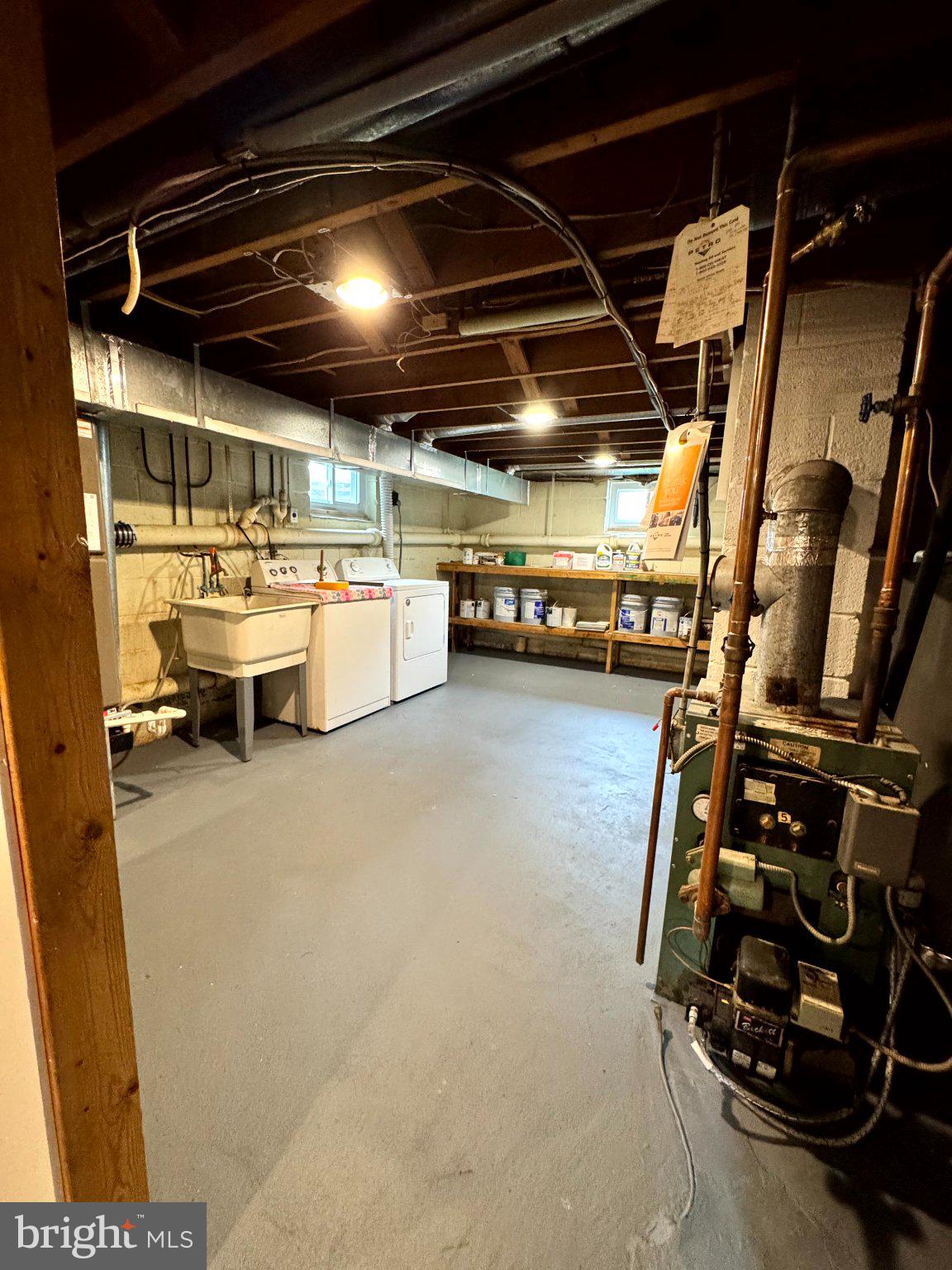 MEETINGHOUSE VIL - Residential