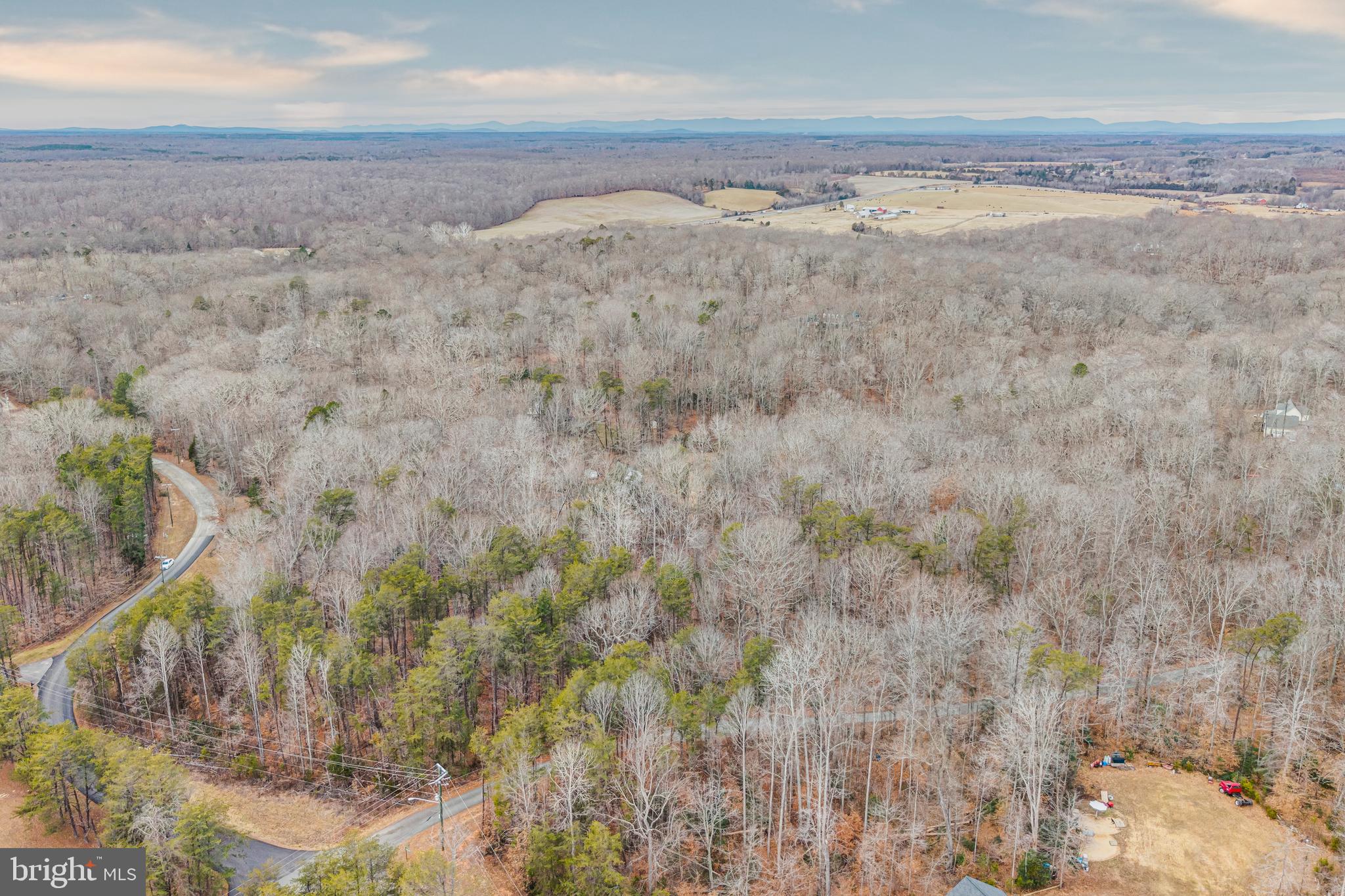 HARTLAKE ESTATES - Land