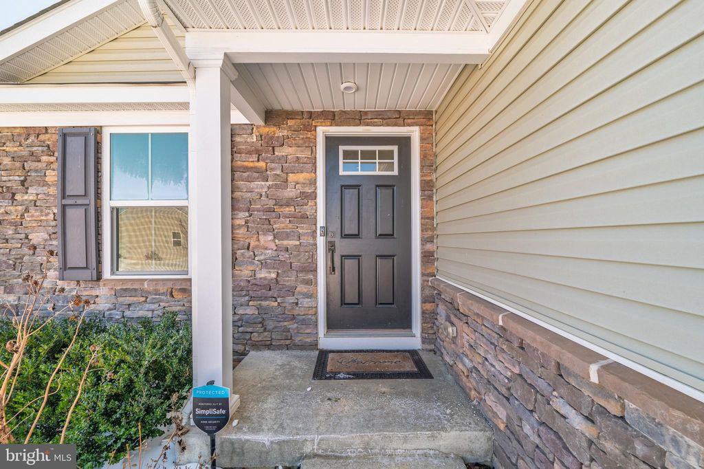 Photo of 54 Norfolk Lane, MARTINSBURG, WV 25405 (MLS # WVBE2048008)