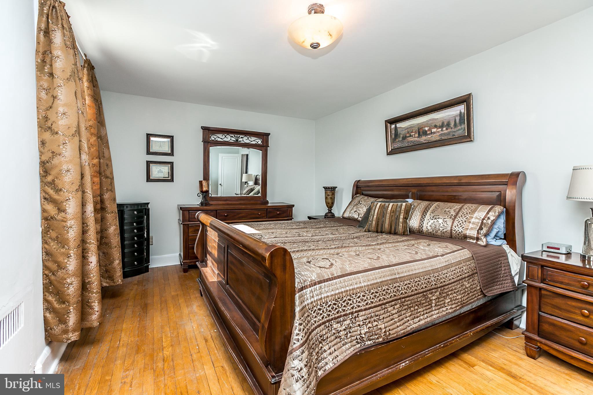 PARKVILLE - Residential