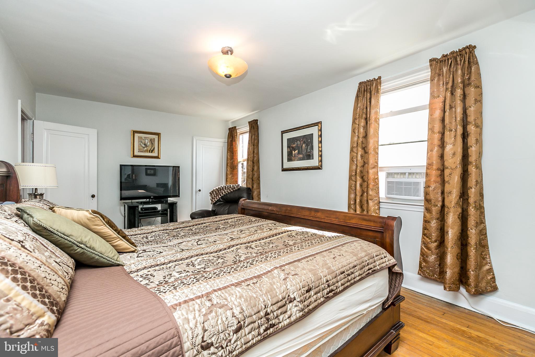 PARKVILLE - Residential