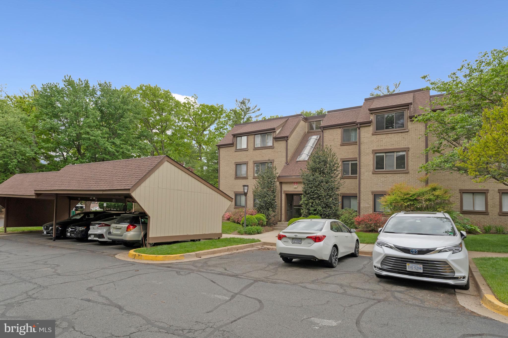 1621 PARKCREST CIRCLE 9A/201