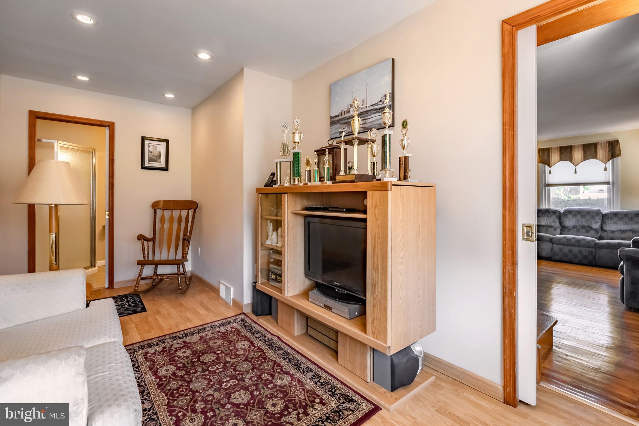 LYNNWOOD - Residential