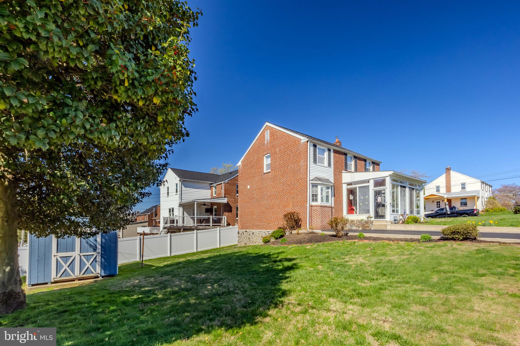 LYNNWOOD - Residential