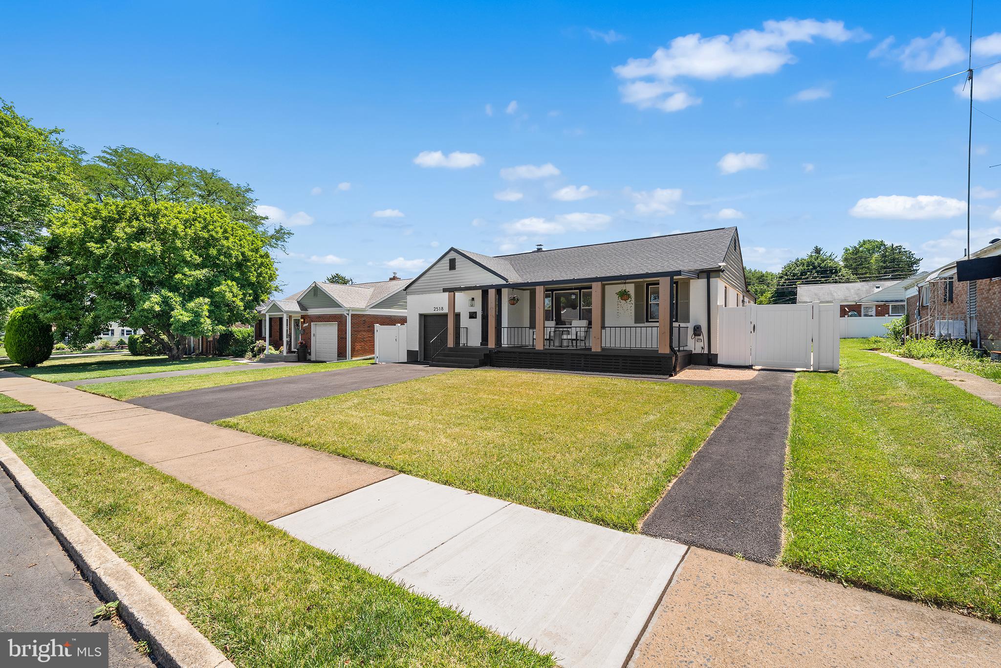 2518 W ELM STREET