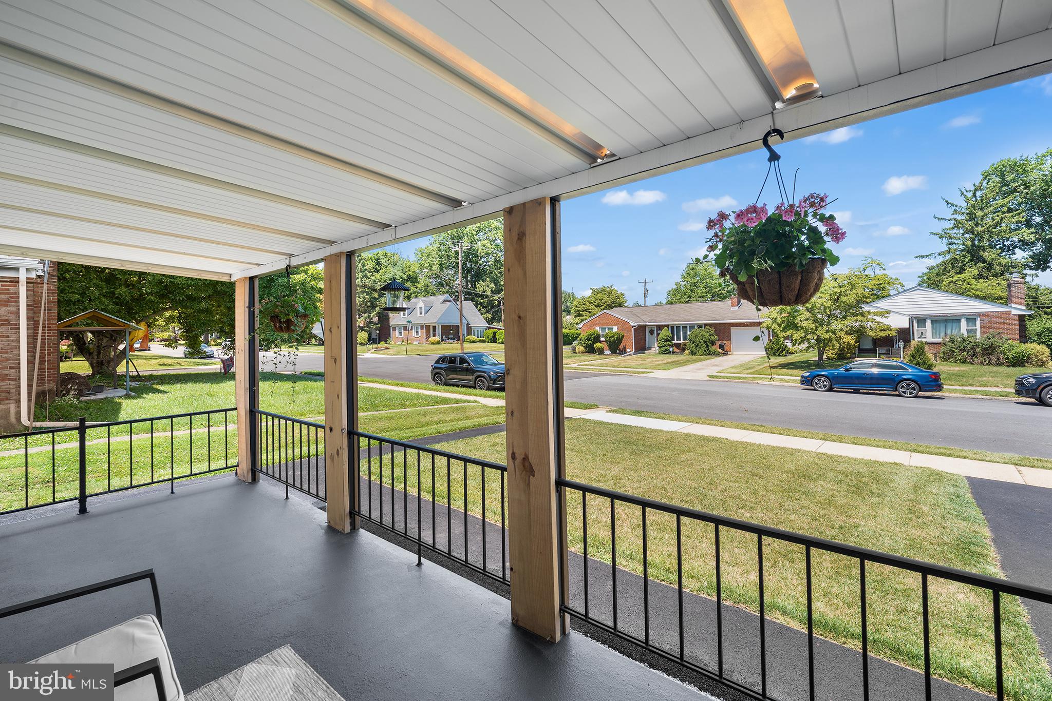 2518 W ELM STREET