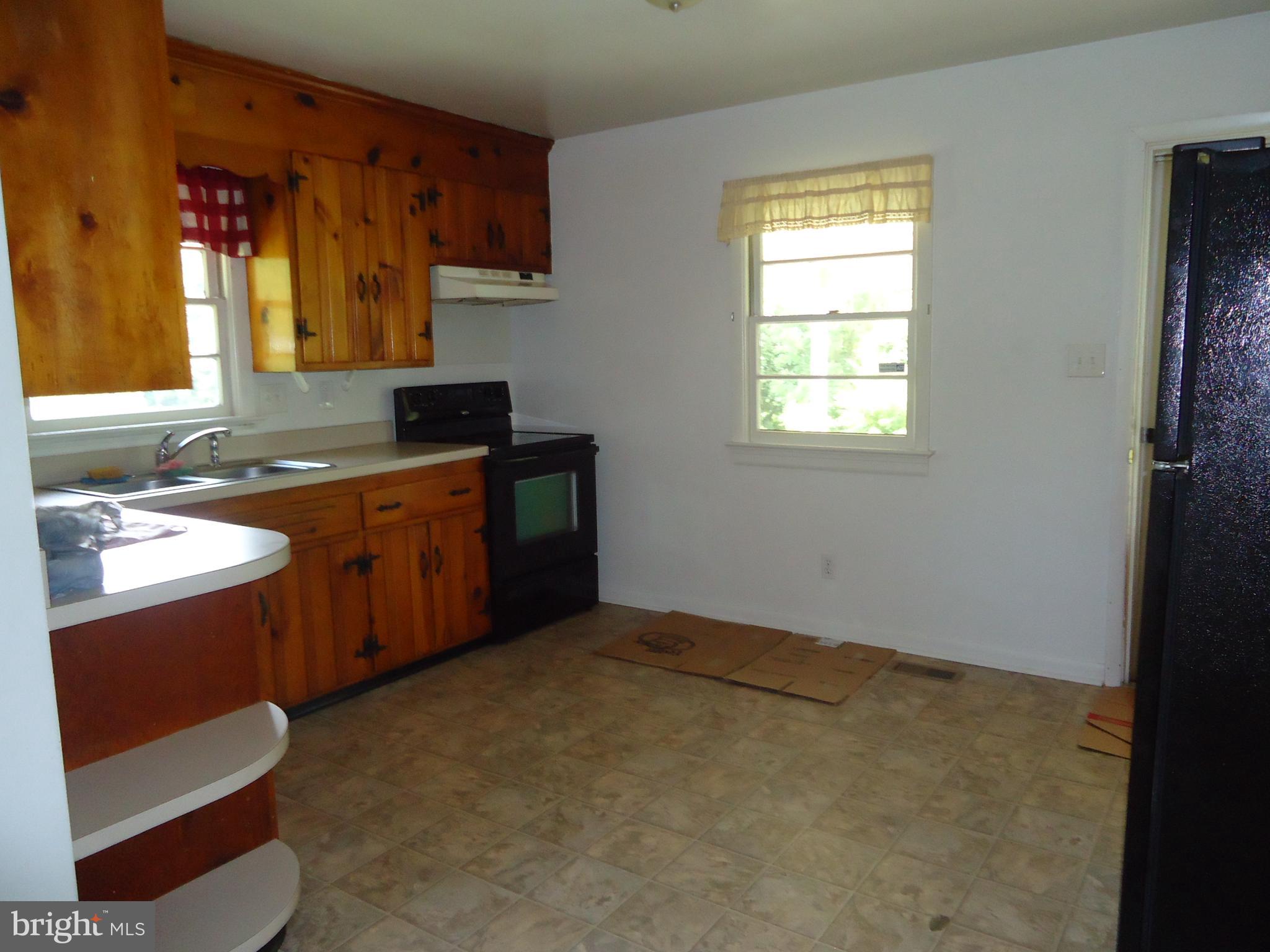 SHERWOOD FOREST - Residential Lease