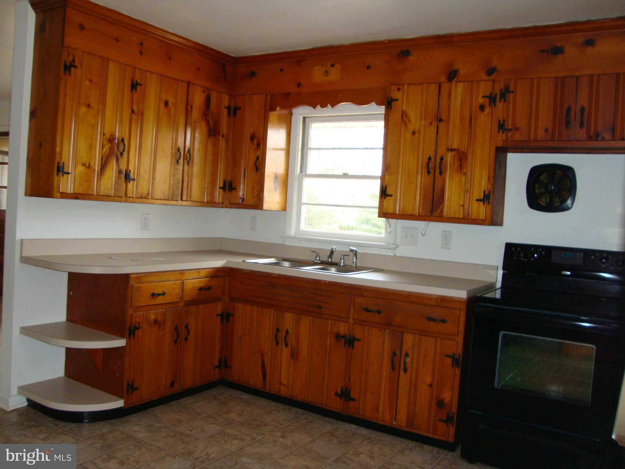 SHERWOOD FOREST - Residential Lease