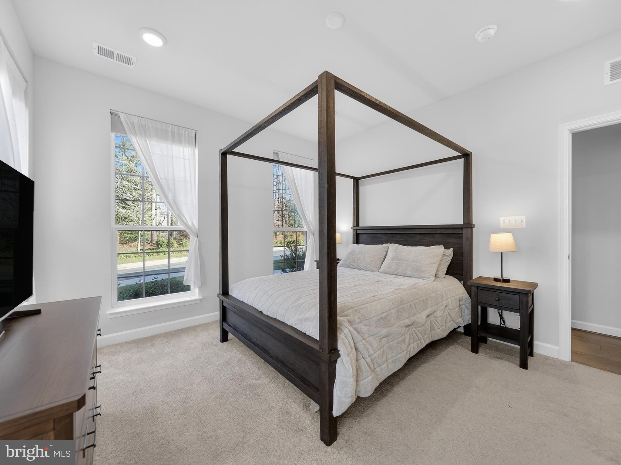 4380 FAIR LAKES COURT