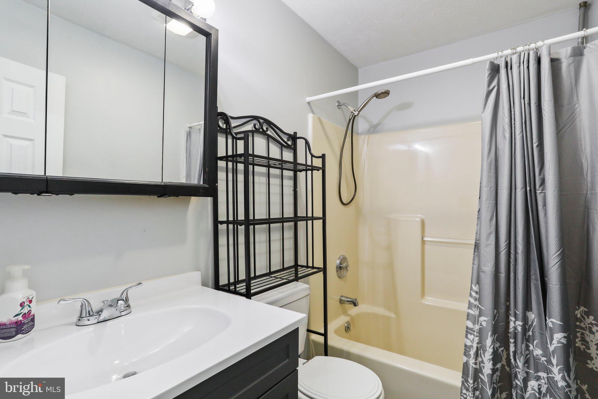 OPEQUON MEADOWS - Residential