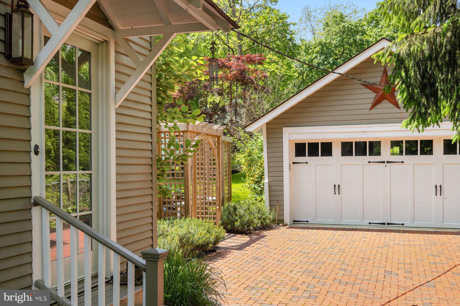 SOUTH WAYNE - Residential