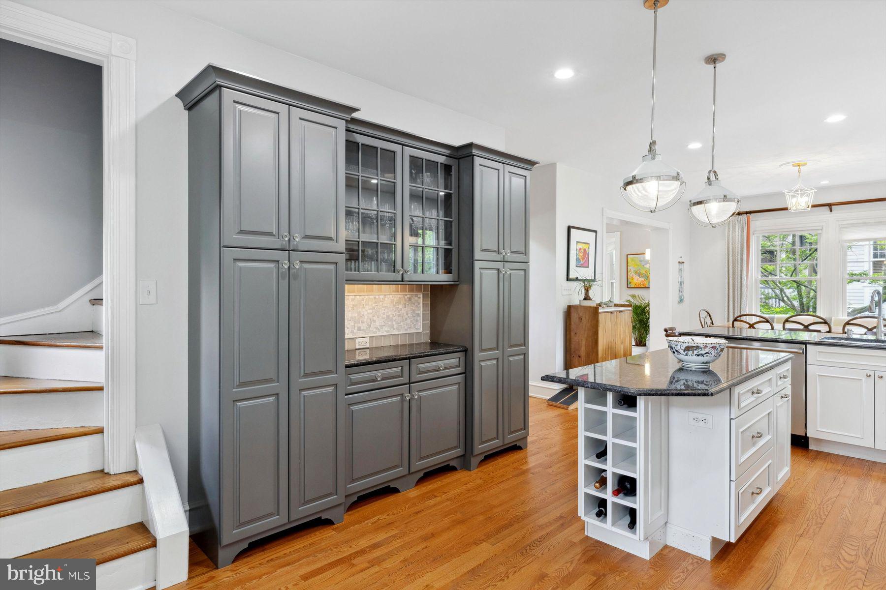 SOUTH WAYNE - Residential