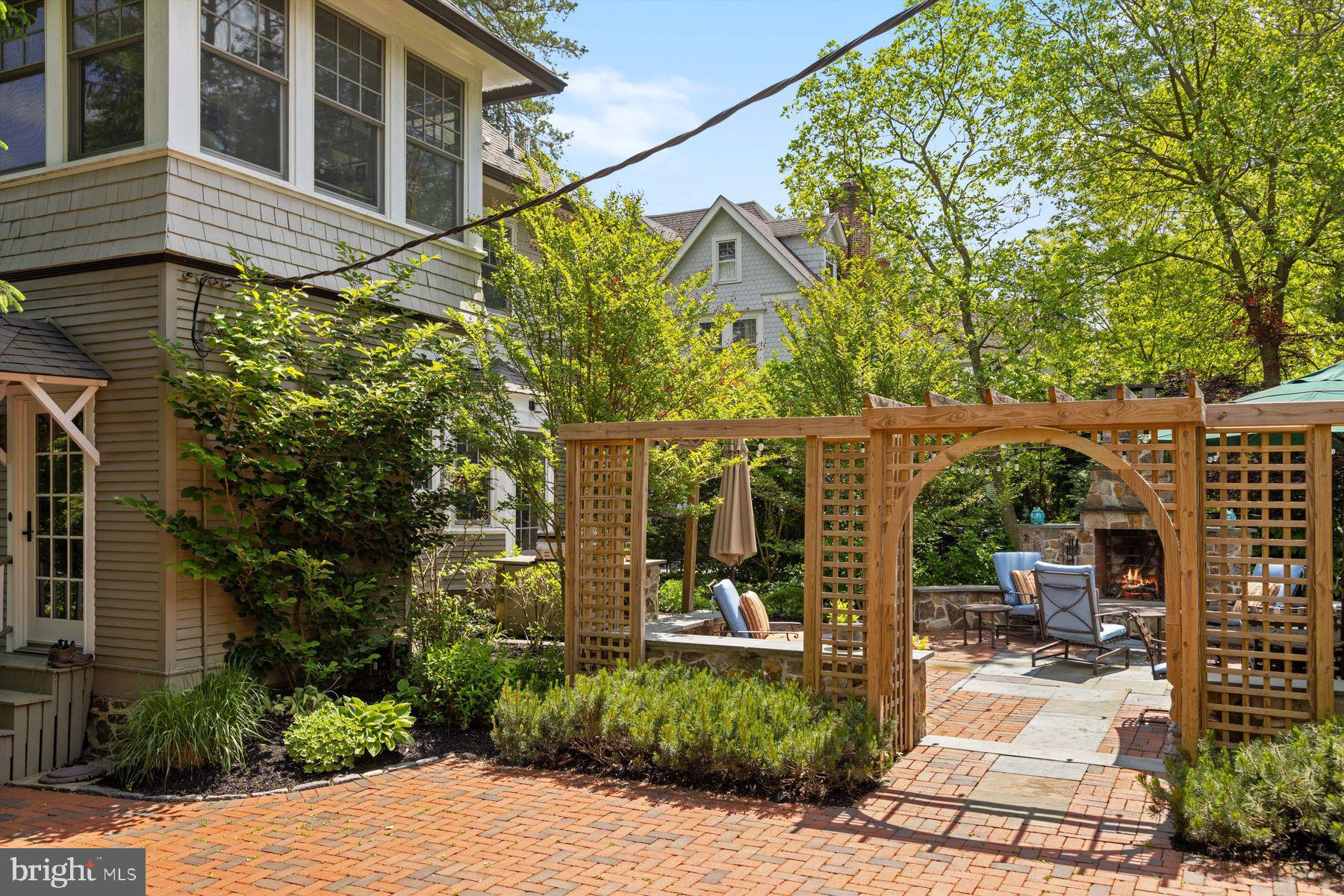 SOUTH WAYNE - Residential