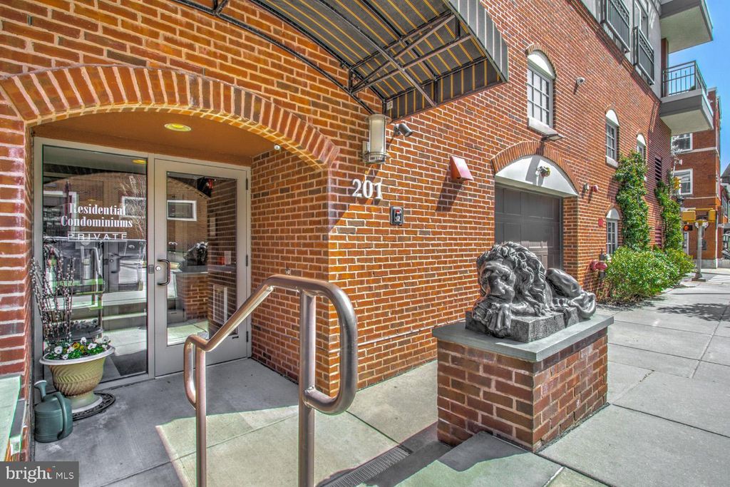 Photo of 201 N Duke Street #602, Lancaster, PA 17602 (MLS # PALA2048658)