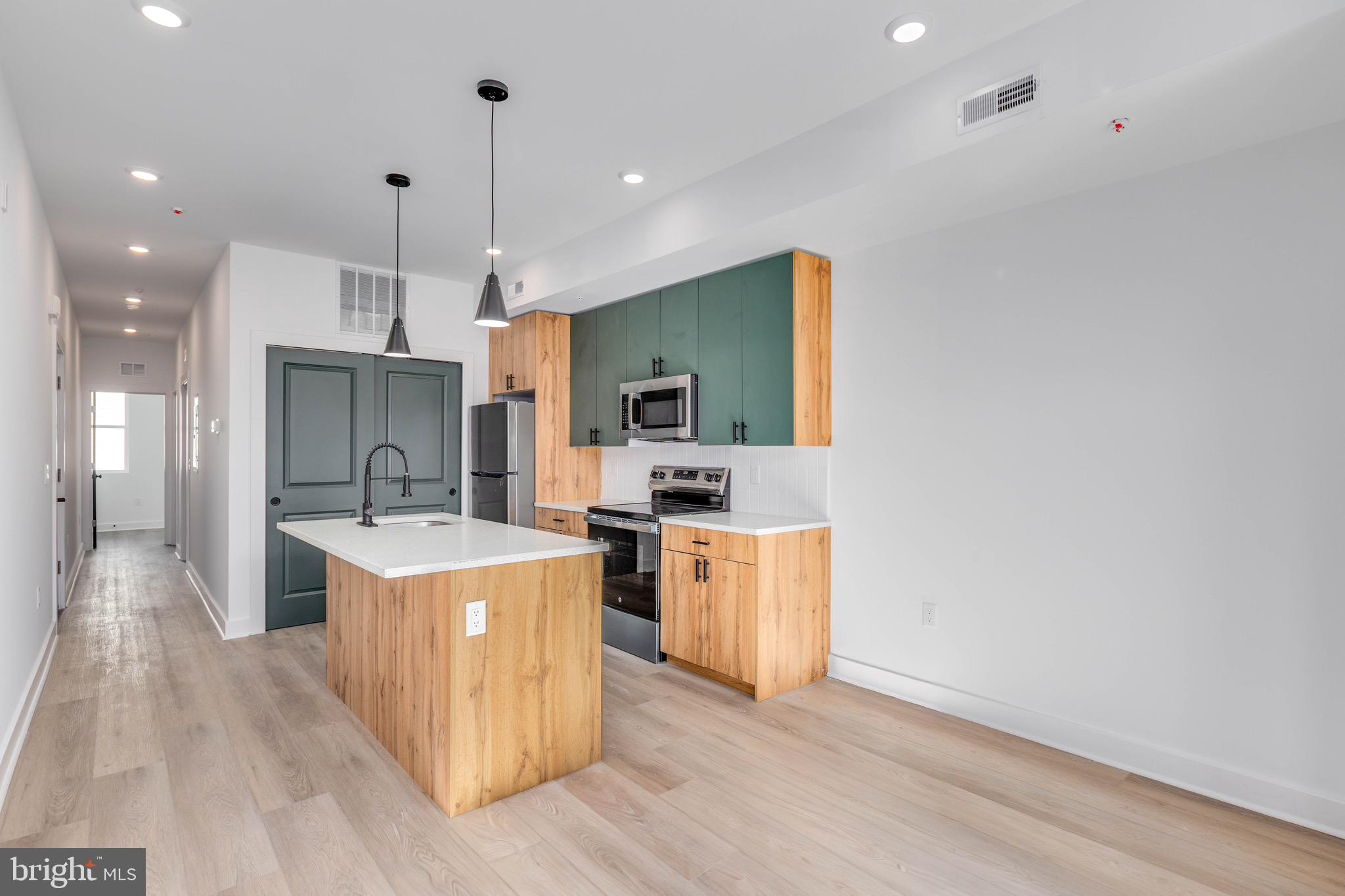 1223 W LEHIGH AVENUE 2