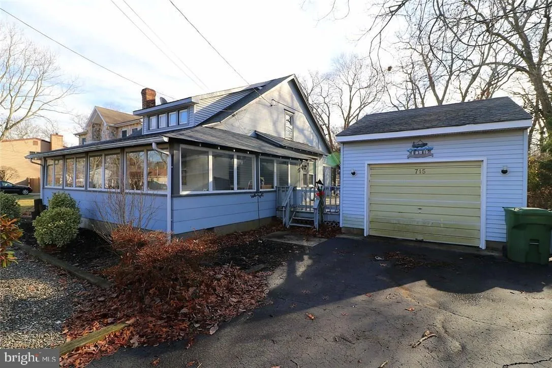 16 Glenbrook Rd  