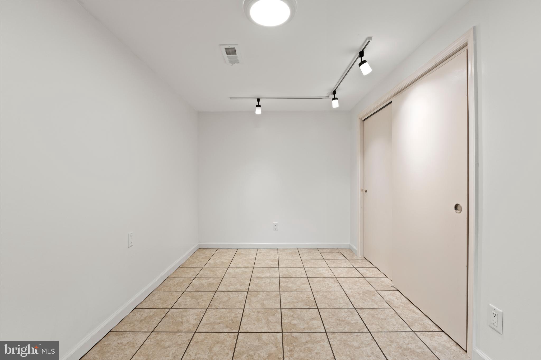 ROCKLAND - Residential Lease