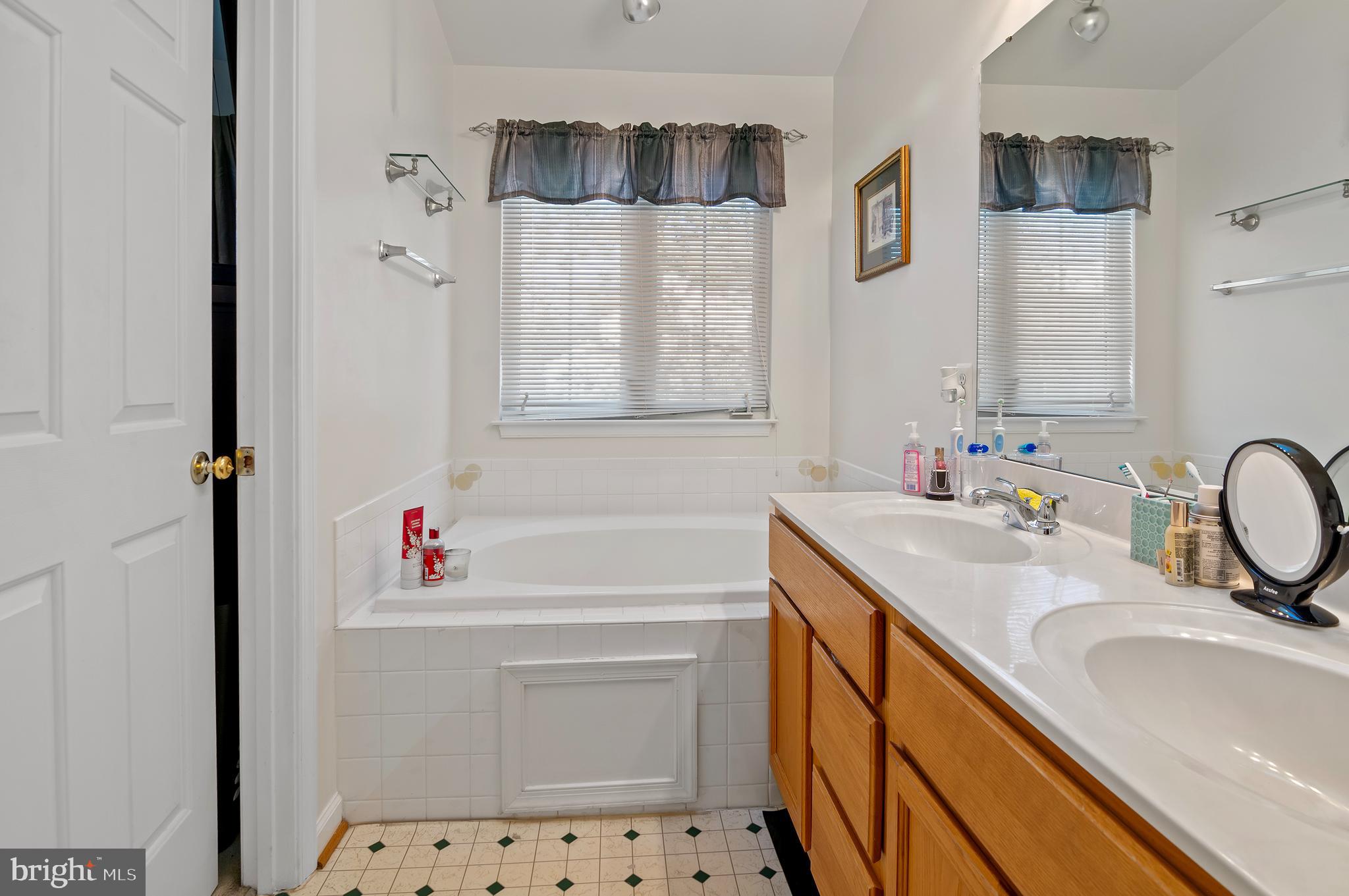 SUMMIT CREEK - Residential