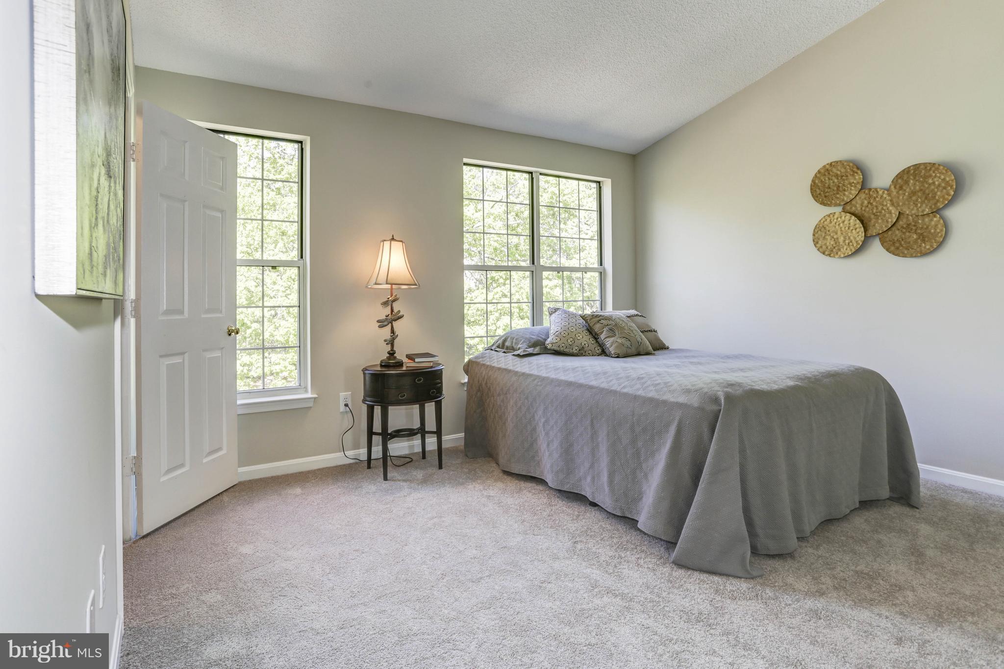 LONGMEAD - Residential