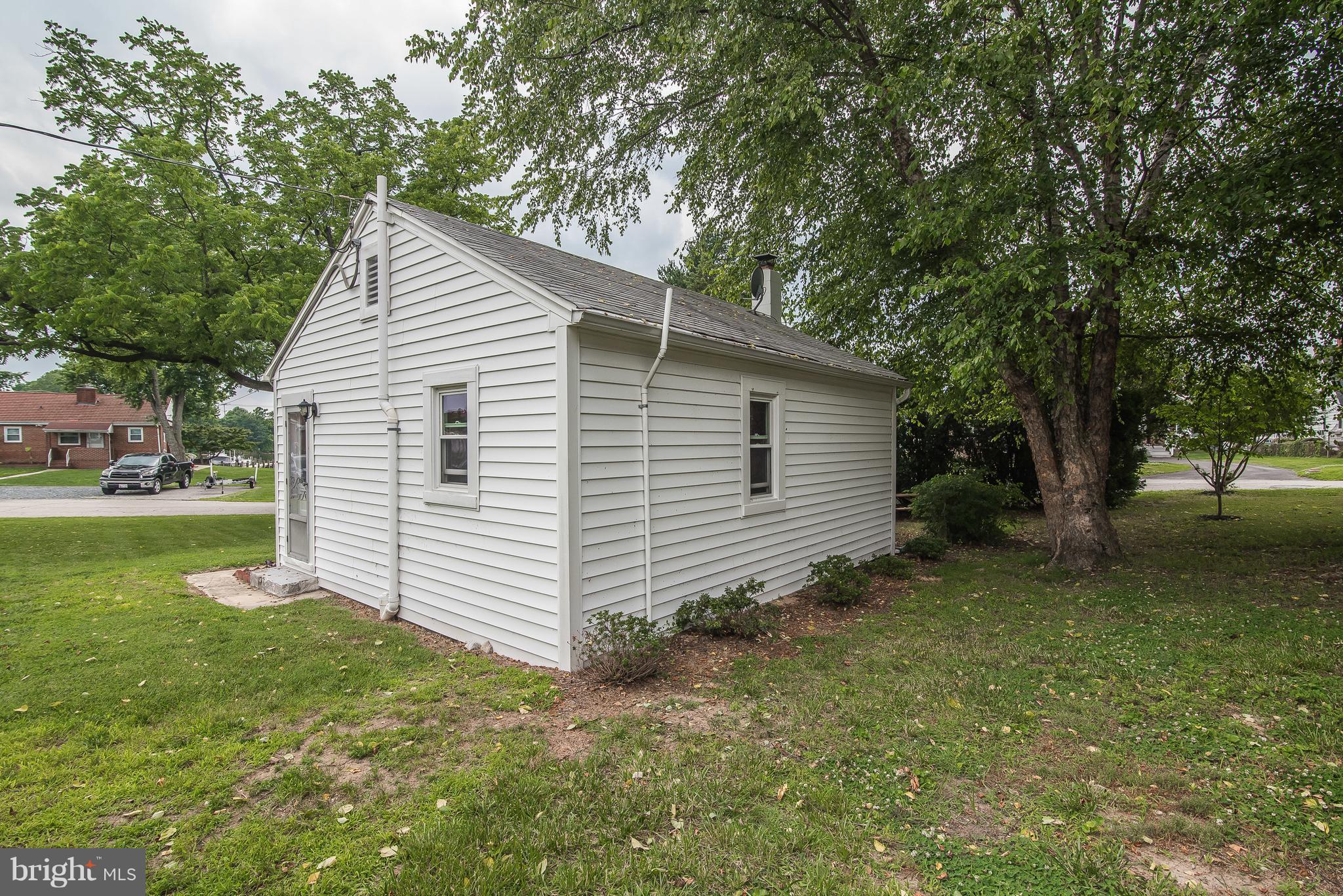 RIVIERA BEACH - Residential Lease