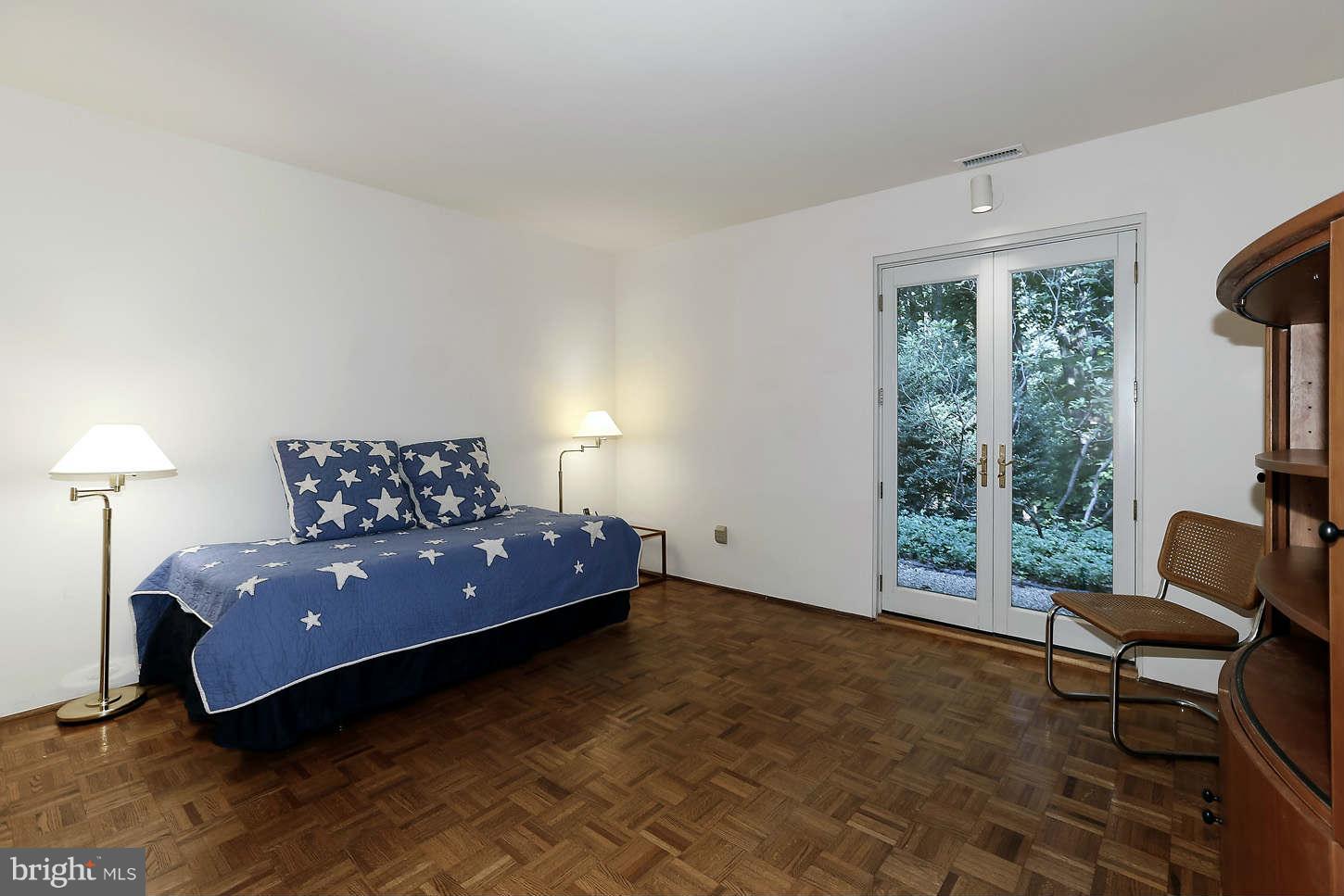 EAGLE ACRES - Residential